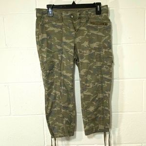 Faded Glory Capri Length Camouflage Pants